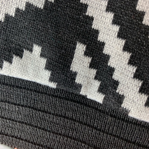 Black/white Geo Print tunic dress - Picture 4 of 4